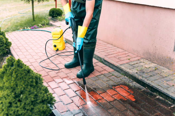 Best Playground Equipment Cleaning  in Strathmore, CA